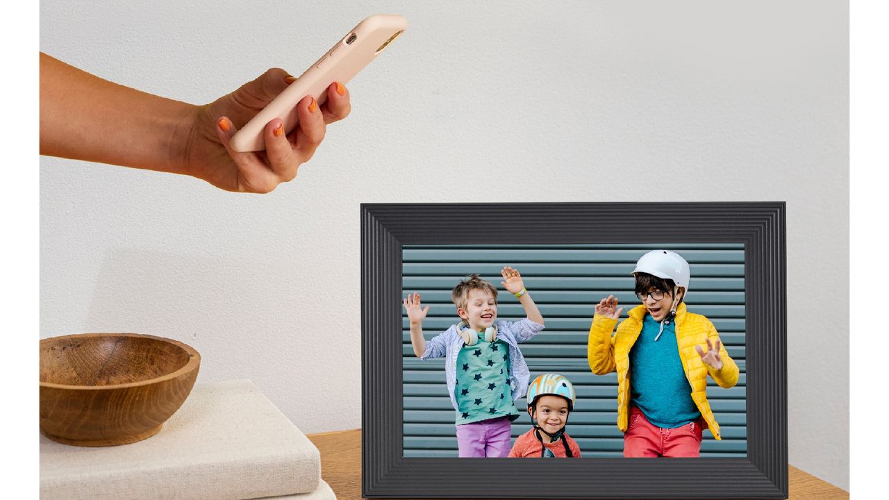 Aura frames