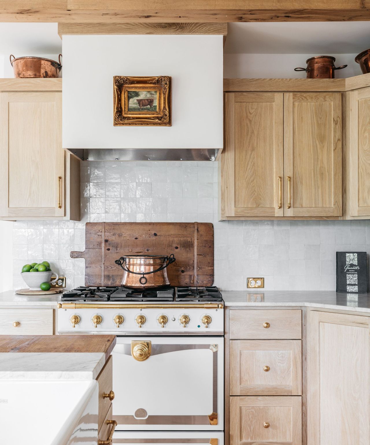 modern-farmhouse-kitchen-color-ideas-homes-and-gardens
