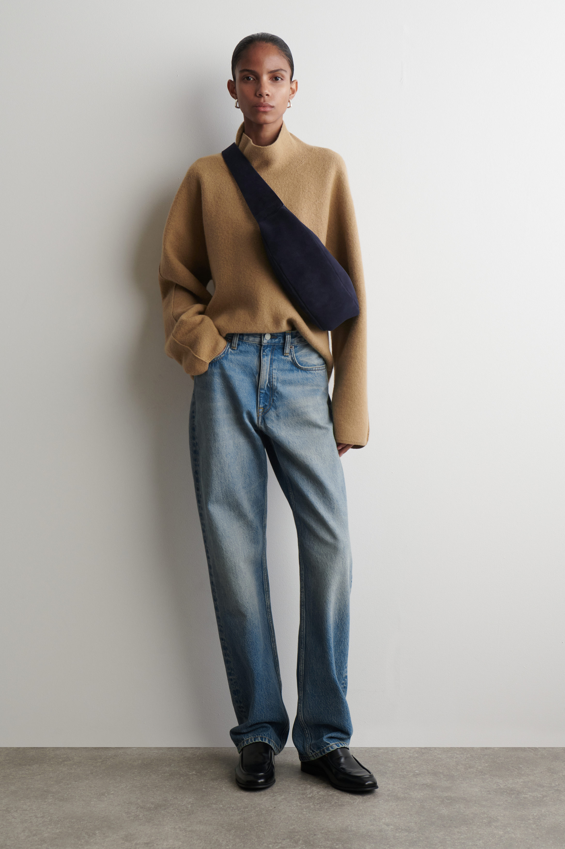 Swing Crossbody - Suede