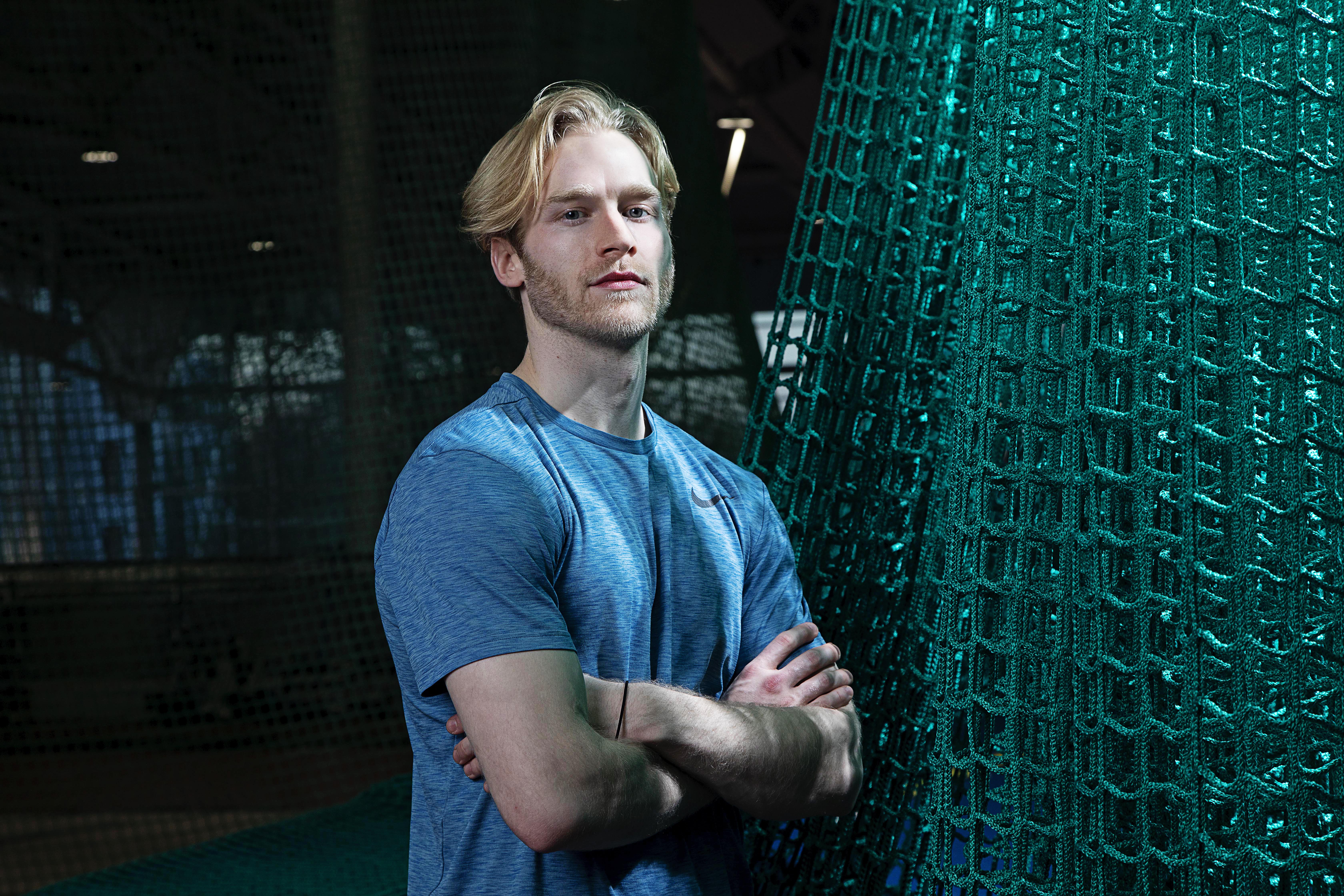 TV tonight Paralympic athlete Jonnie Peacock.