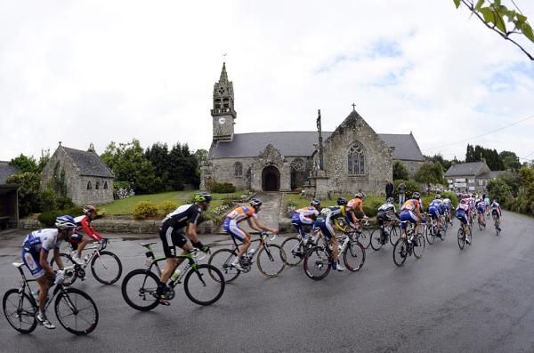 It started as a soggy day for the peloton in Brittany
