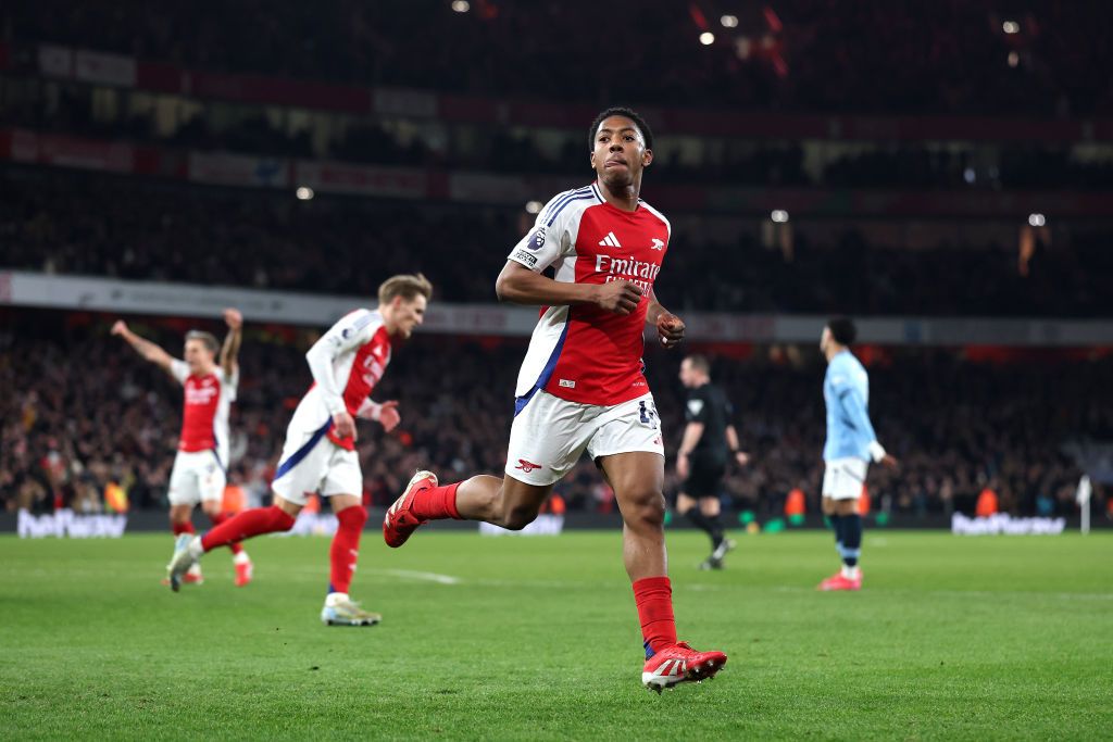 Myles Lewis-Skelly of Arsenal celebrates scoring his team&#039;s third goal during the Premier League match between Arsenal FC and Manchester City FC at Emirates Stadium on February 02, 2025 in London, England. 