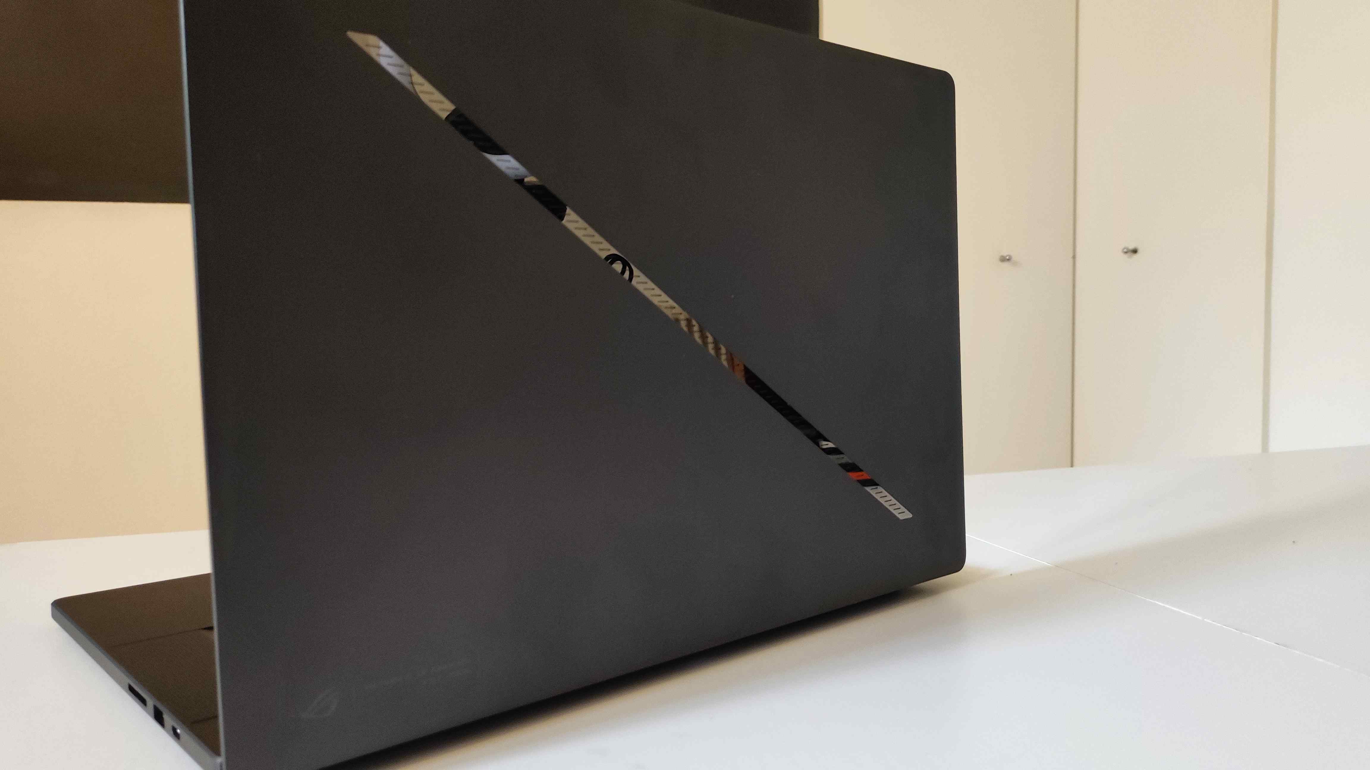 Asus ROG Zephyrus G16 2024