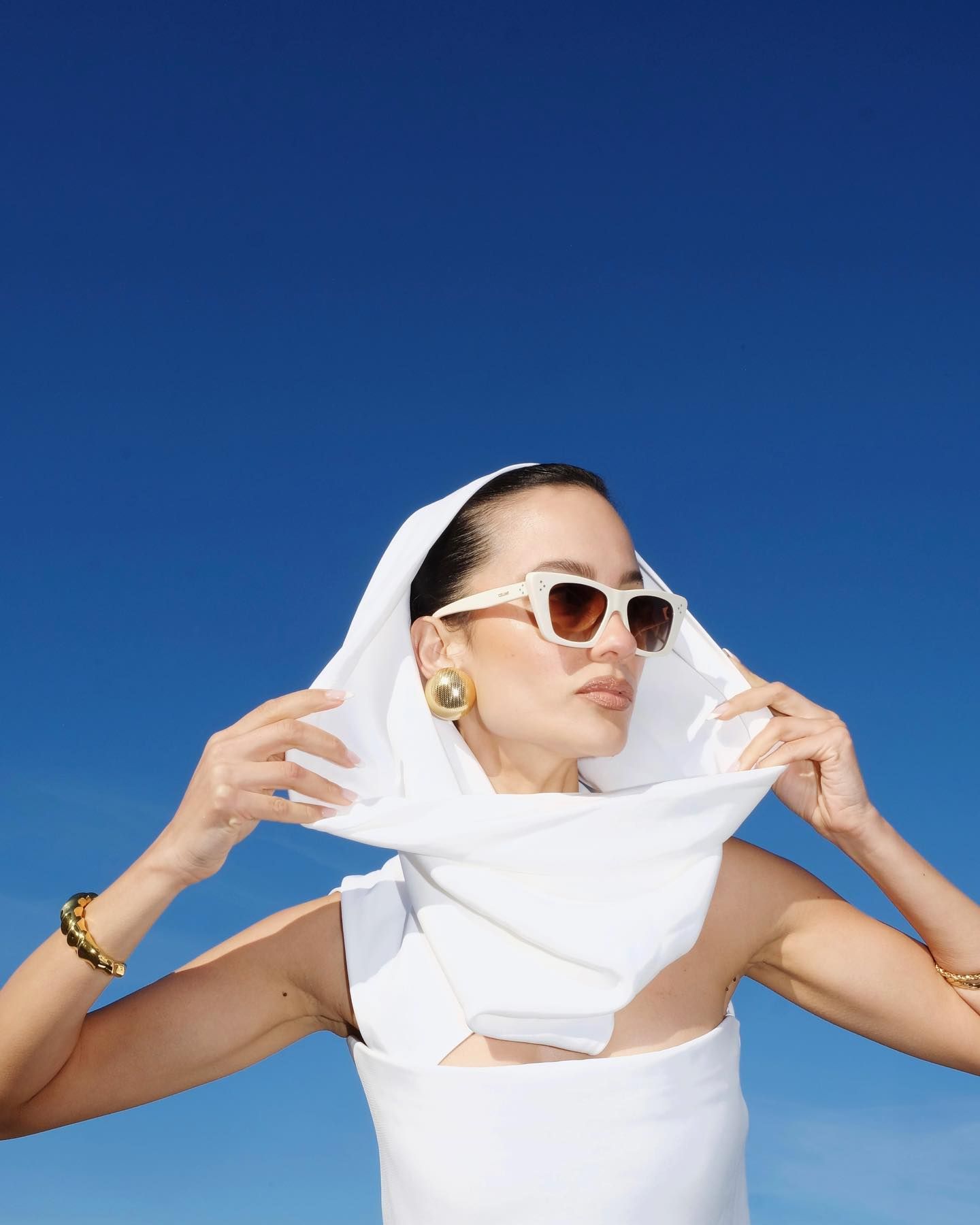 anna vitiello wears costumer jewellery trend