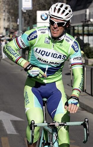 Mario Cipollini (Liquigas-Bianchi) arrives at the start