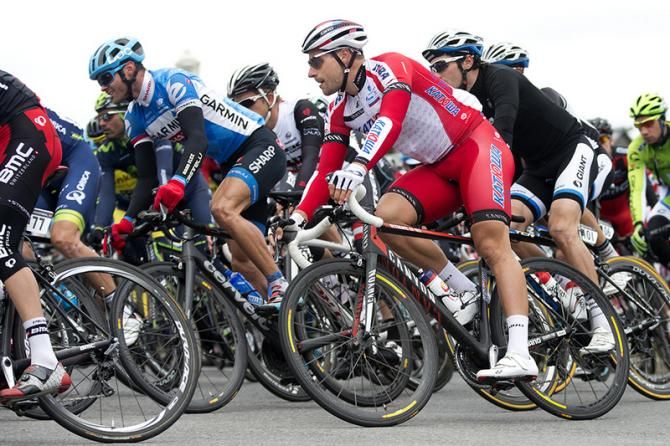 The peloton takes a corner during the GP de Montr&eacute;al