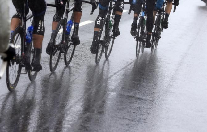 Astana and Sky put the hammer down