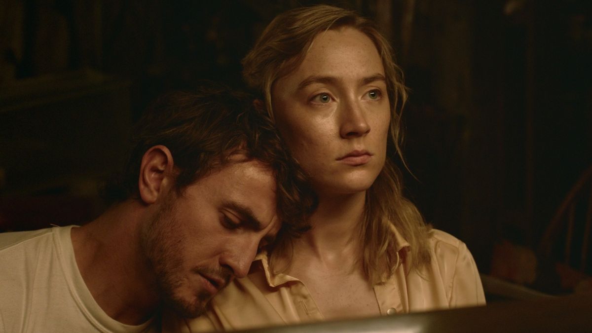 Saoirse Ronan and Paul Mescal in Foe