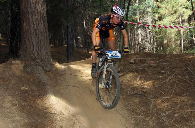 Emily Parkes in 1st among the U19 women