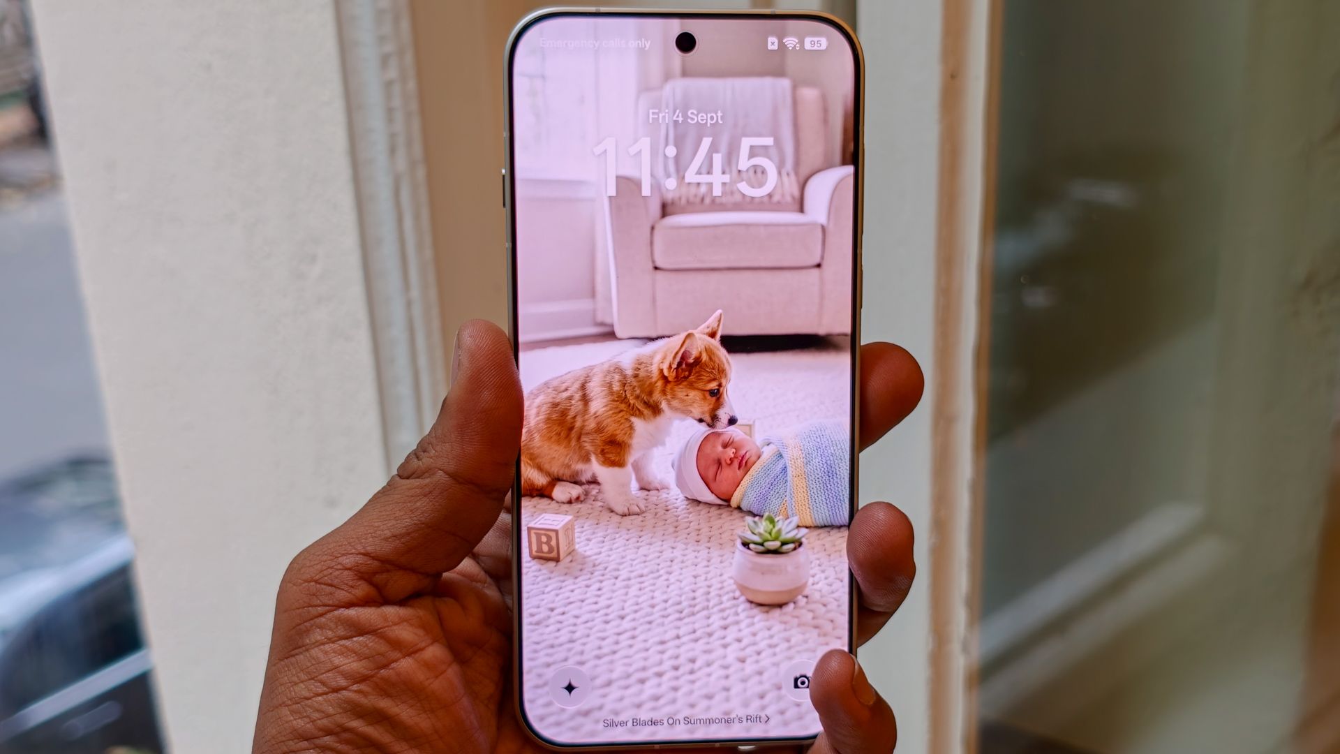Oppo Find X10 Pro Max in Lunar White