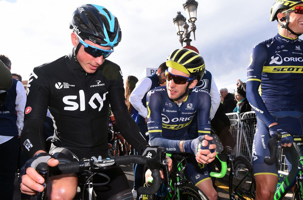 Peter Kennaugh (Team Sky) chats with Adam Yates