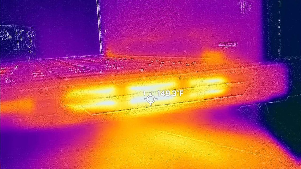 Lenovo Legion Pro 5i (Gen 9) vent thermals