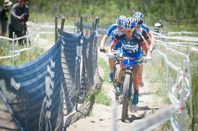 Katerina Nash (Luna) at the front in the lead group podium contenders during the Elite Women's race.