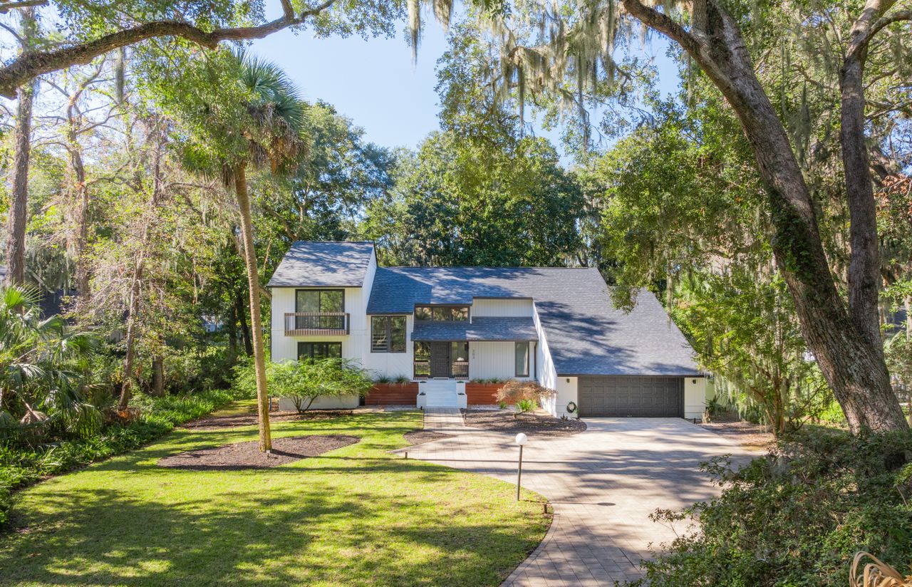 Images of a home in Savannah, Georgia, that&#039;s for sale.