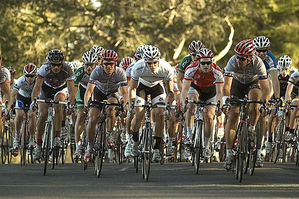 The peloton make their way around the Eastern Gardens circuit in Geelong with one stage remaining in the tour.