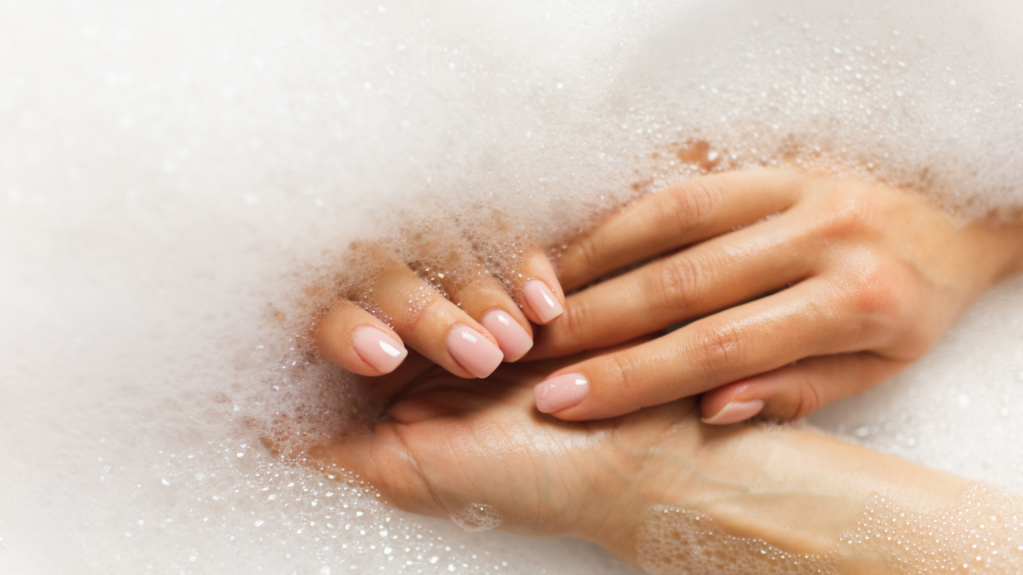 nails over bubble bath