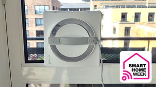 WinBot W2 Omni cleaning window