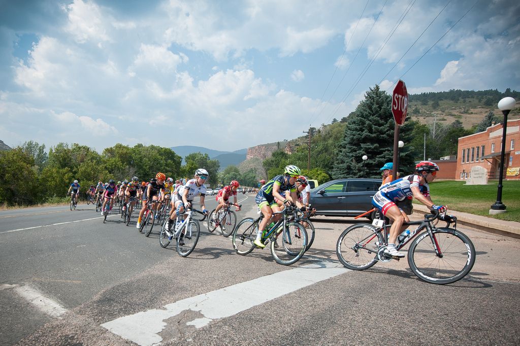 The peloton leaves the Big Thompson River area