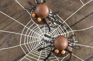 Easy Halloween cupcakes: Annabel Karmel's Halloween spiders