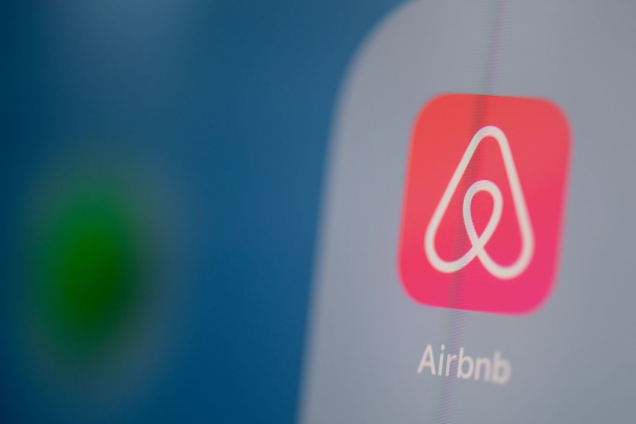 The Airbnb logo