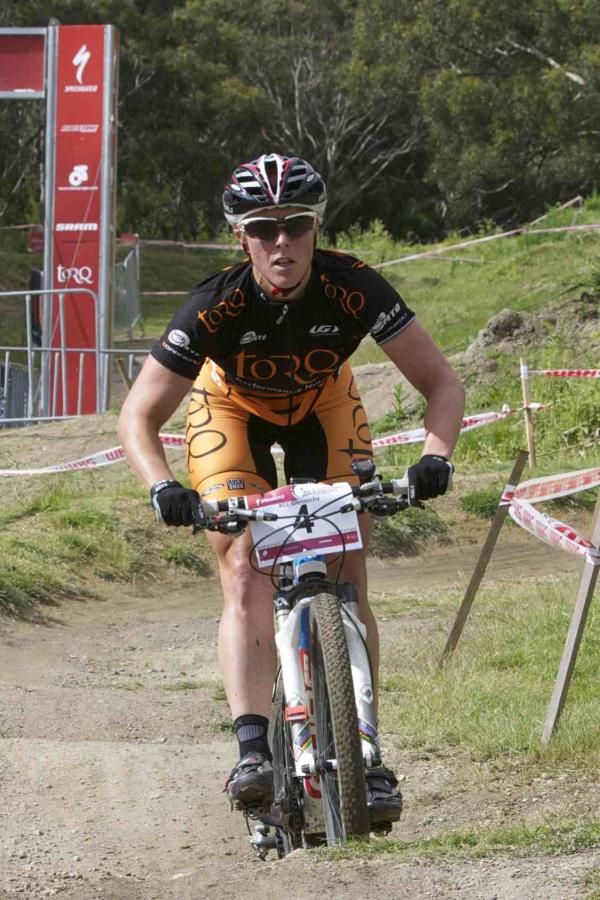 A racer in the elite women's cross country.