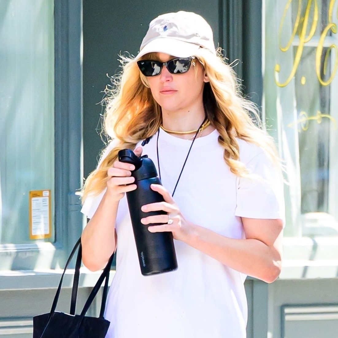Calling It: Within a Month, Everyone Will Be Wearing This Cropped-Pants-and-T-Shirt Outfit