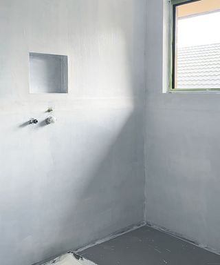 priming shower walls ready to microcement