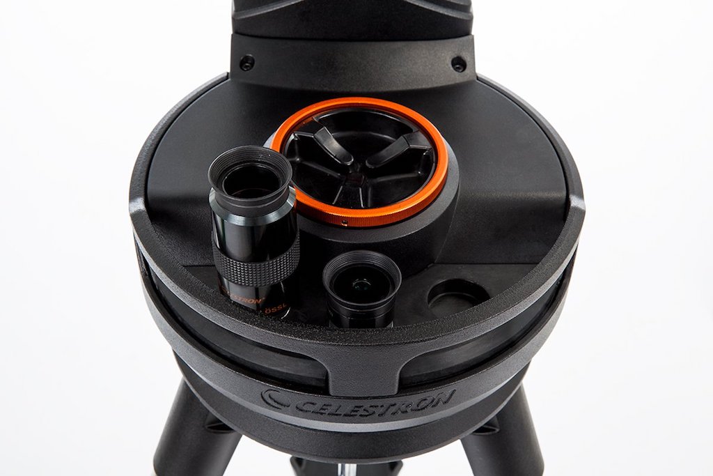 Bandeja de acessórios do Celestron NexStar Evolution 8 com fundo branco