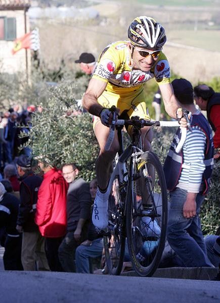Leonardo Piepoli (Saunier Duval-Scott) had a gear problem at the foot of the final climb that led to him finishing further back.