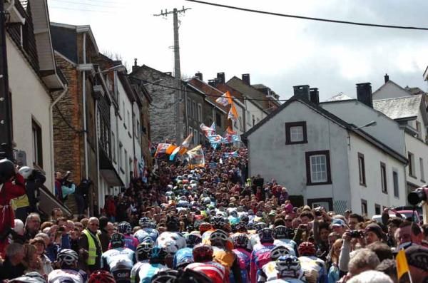 Positioning is vital on the early climbs.