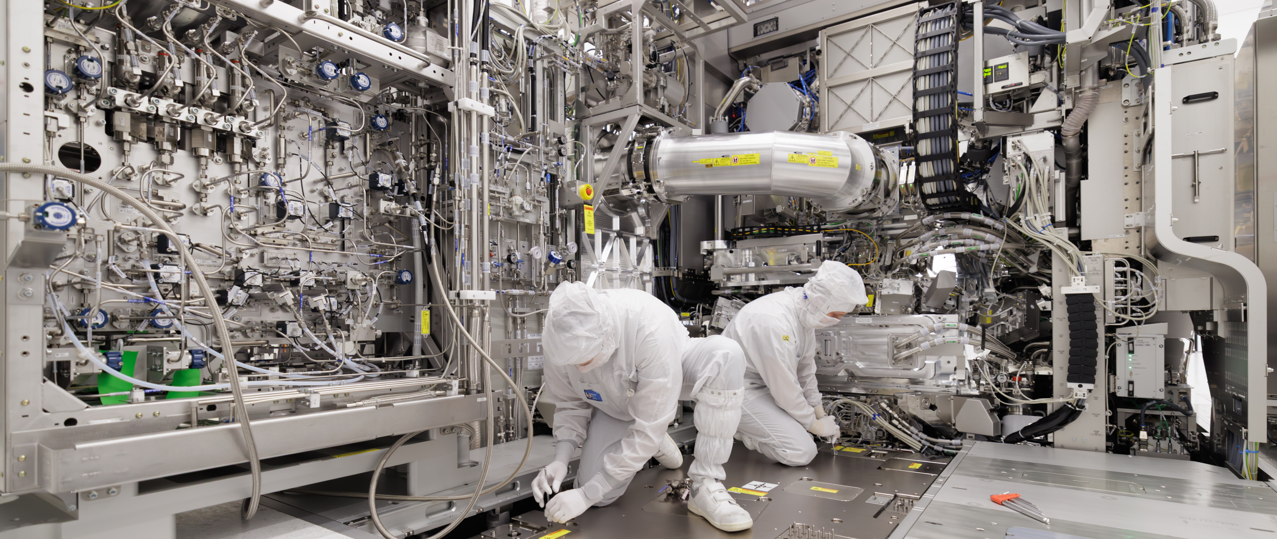 Navigating ASML's Lithography Roadmap: From DUV to Hyper-NA and the Future of Chip Fabrication