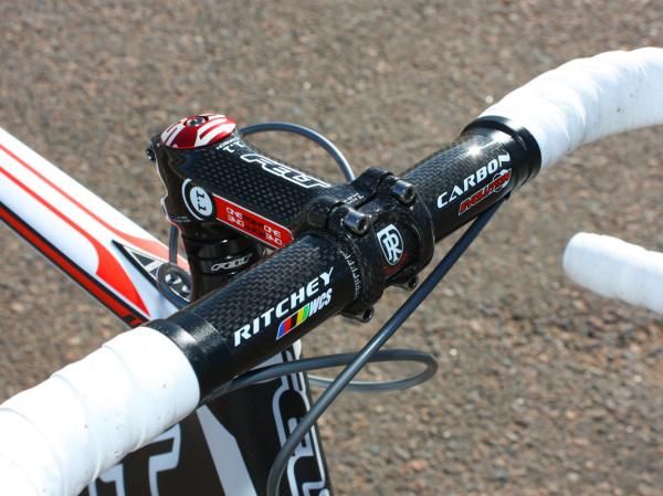 The carbon-wrapped stem nicely complements the aesthetic of the Ritchey carbon bars but the stock stem lengths seem oddly short to us