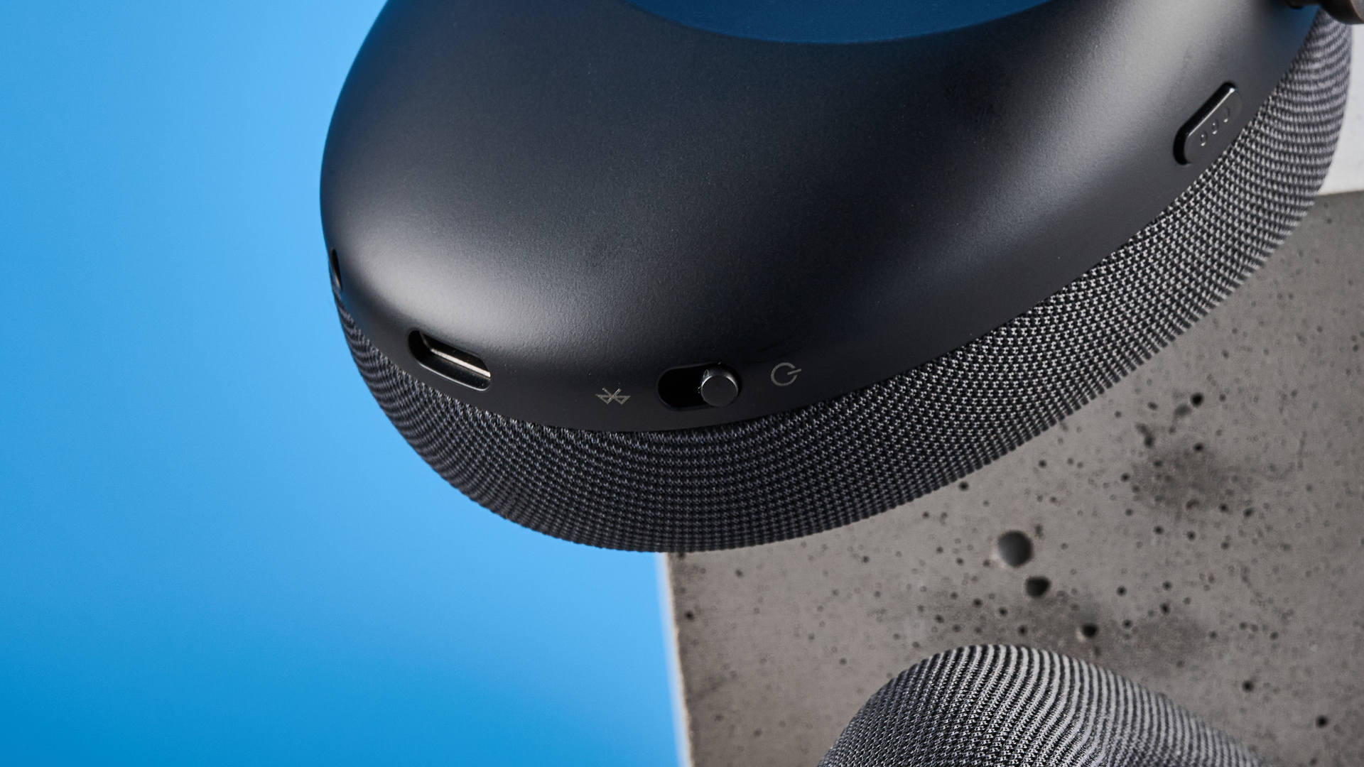 Black Jabra Evolve3 85 conferencing headset