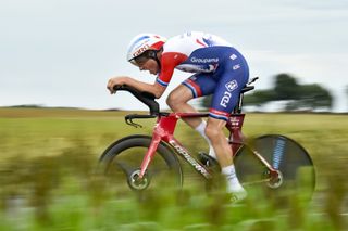 Stefan Kung uses ITT victory to move into Poitou-Charentes GC lead