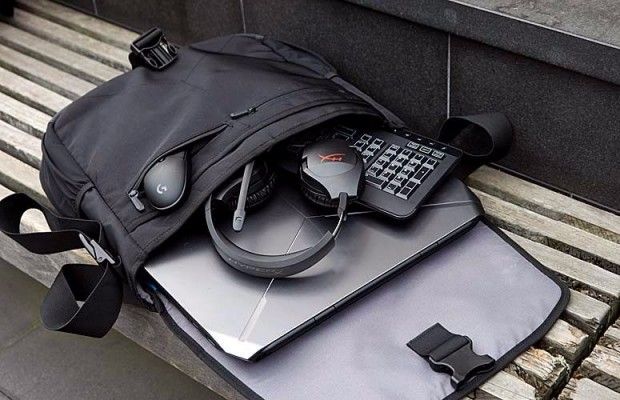 alienware vindicator messenger bag