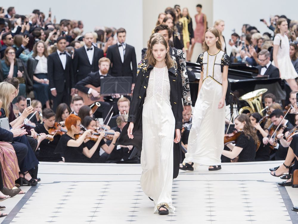 Burberry SS16 Fashion Show