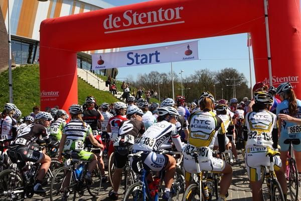 The start was at the OmniSport stadium in Apeldoorn, host to the next World Track Champs. in 2011