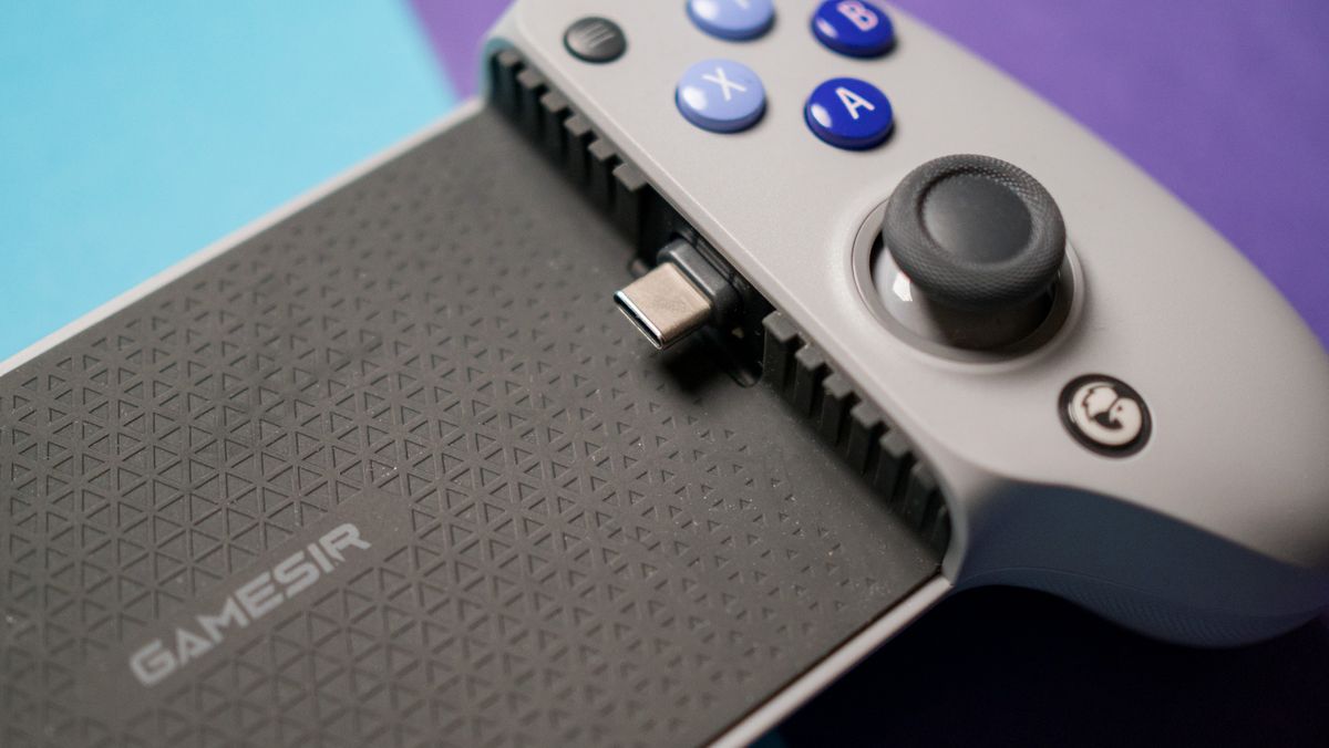 GameSir G8 Galileo's pivoting USB-C port