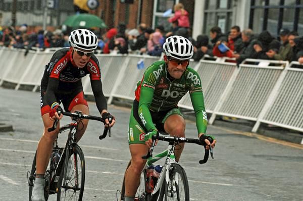 Peter Ghyllebert leads Russell Hampton in the breakaway.