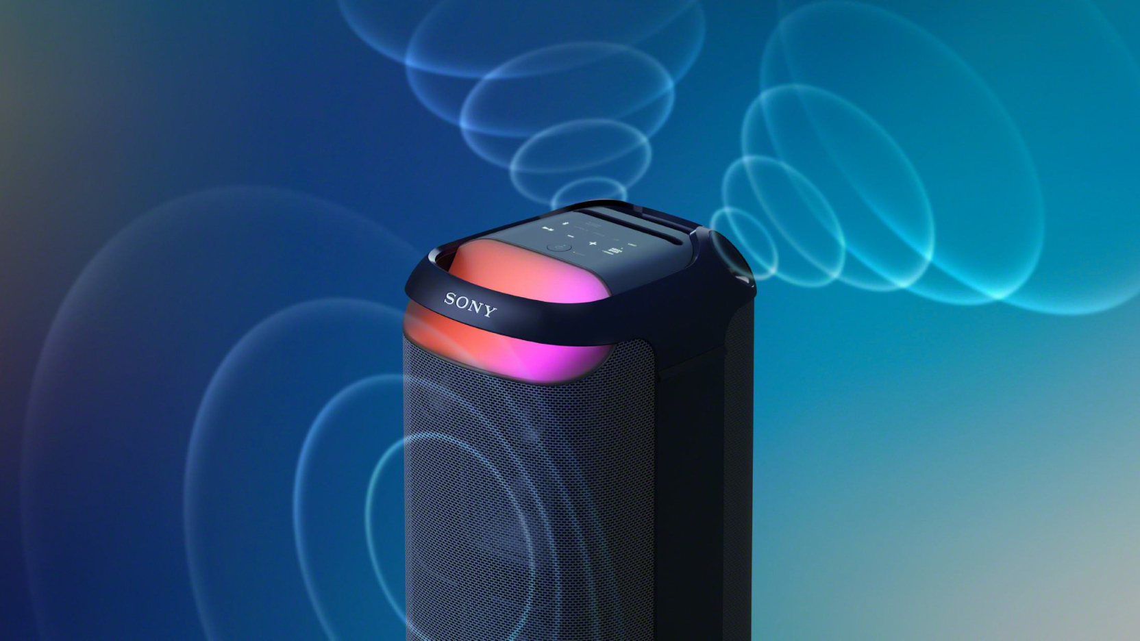 Sony SRS XB800 auf blauem Hintergrund, mit orangefarbener Lichtshow und Grafiken zur Darstellung von Audio, das von seinen beiden nach hinten gerichteten Hochtönern sowie den nach vorne gerichteten Treibern kommt