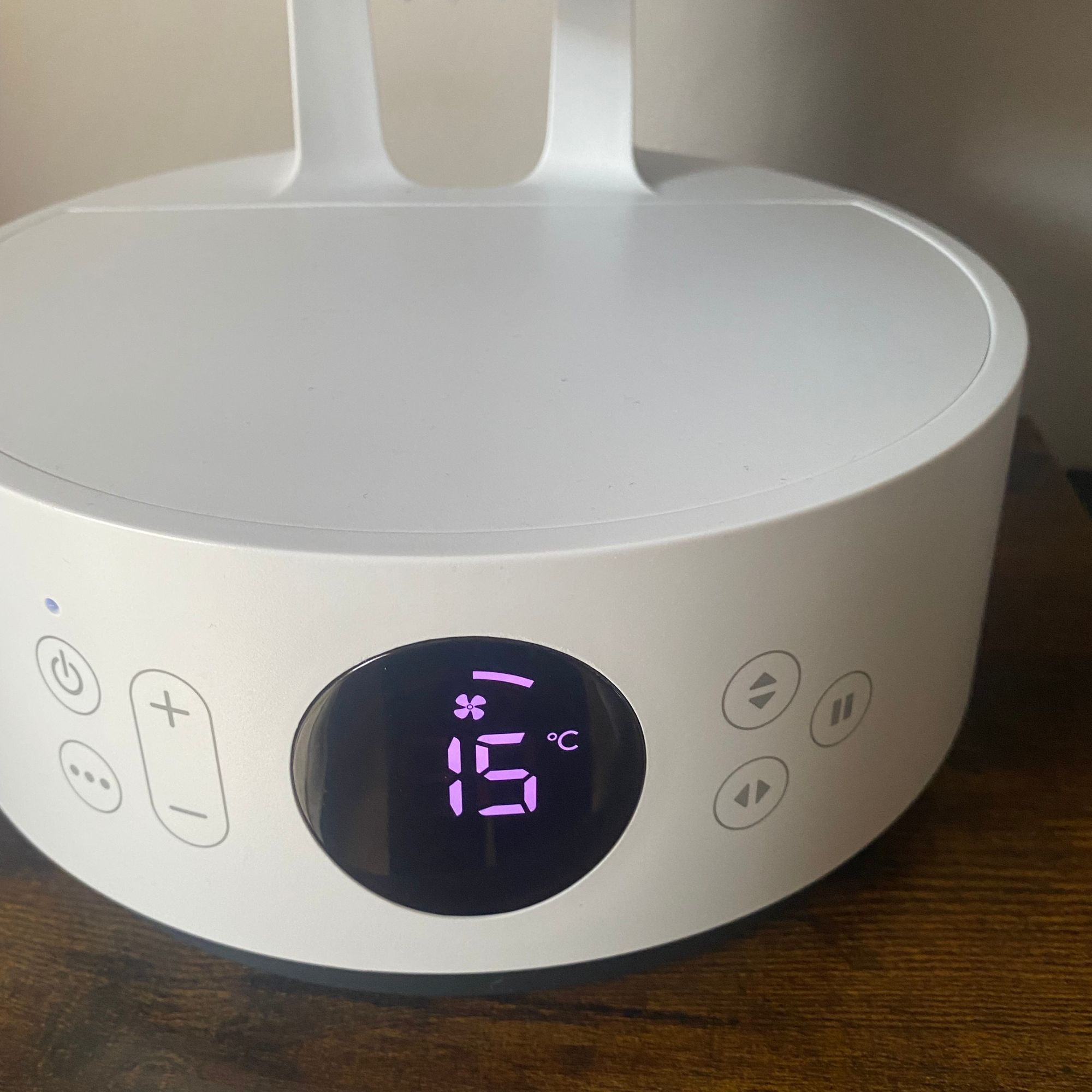 Control panel of the Meaco Sefte Pro table top air circulator