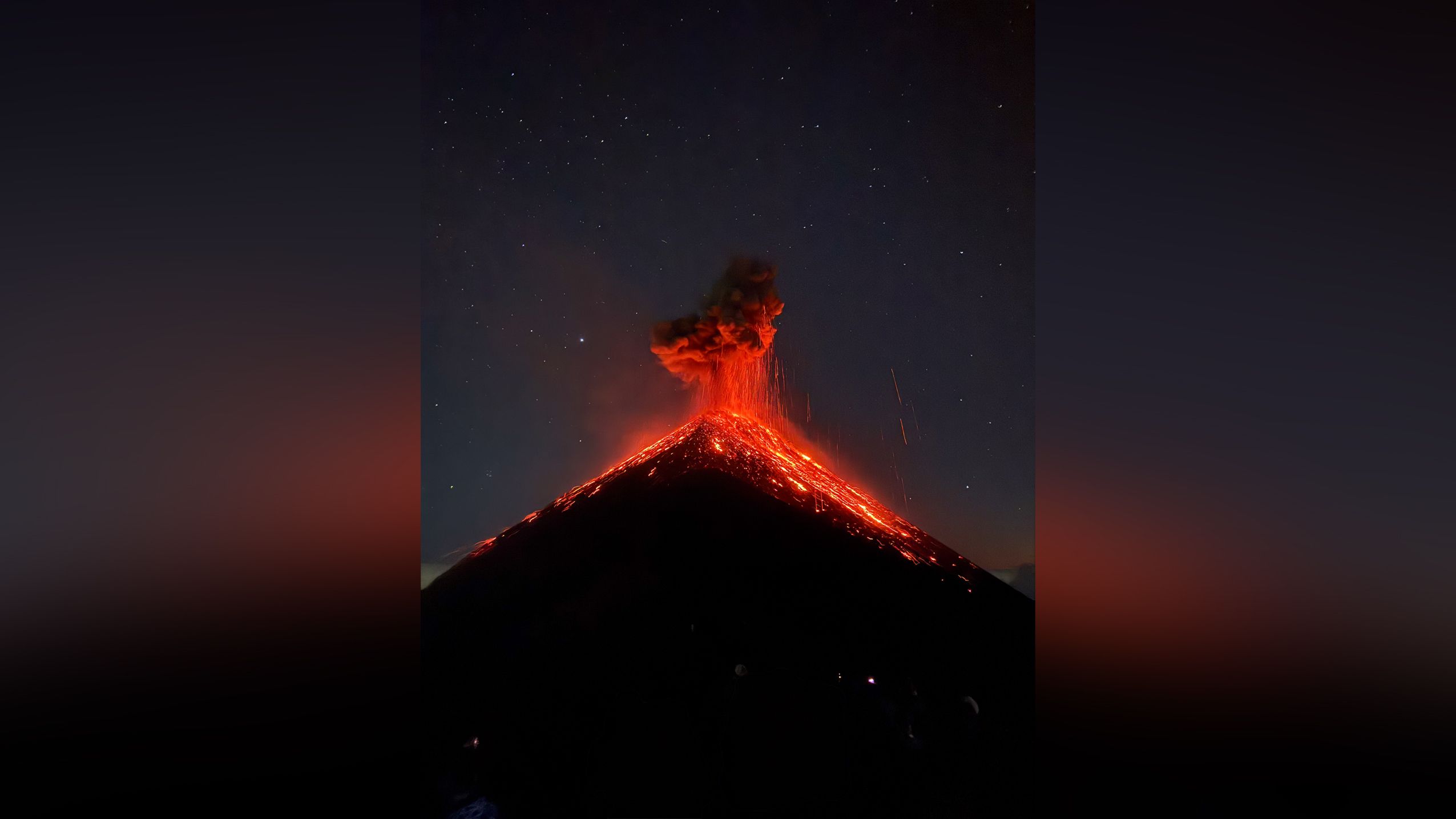 iPhone Photo Wins Top Award for Volcanic Eruption