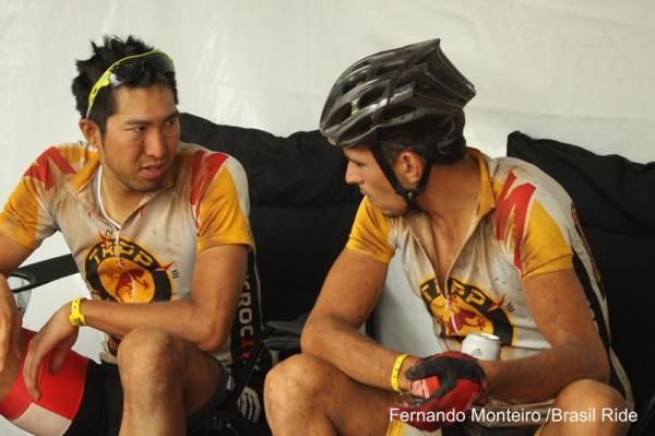 A team de-briefs after stage 2