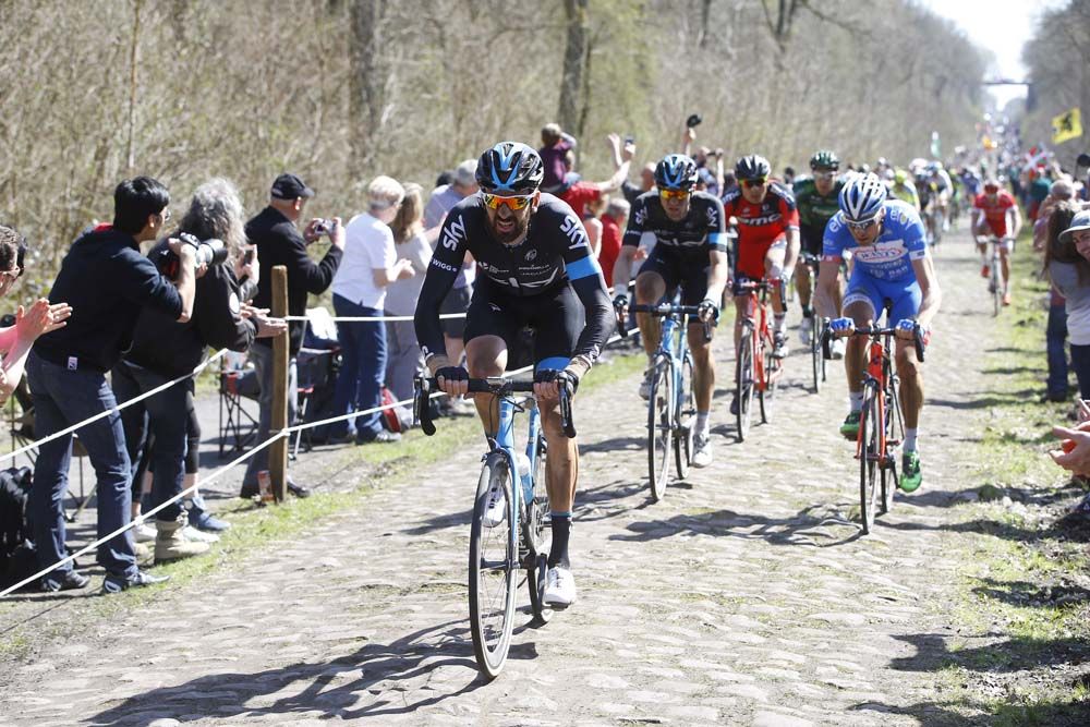 Bradley Wiggins (Tram Sky) in the Forest of Arenberg