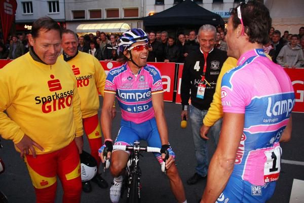 Hondo and Petacchi laugh about the Italians mechanical