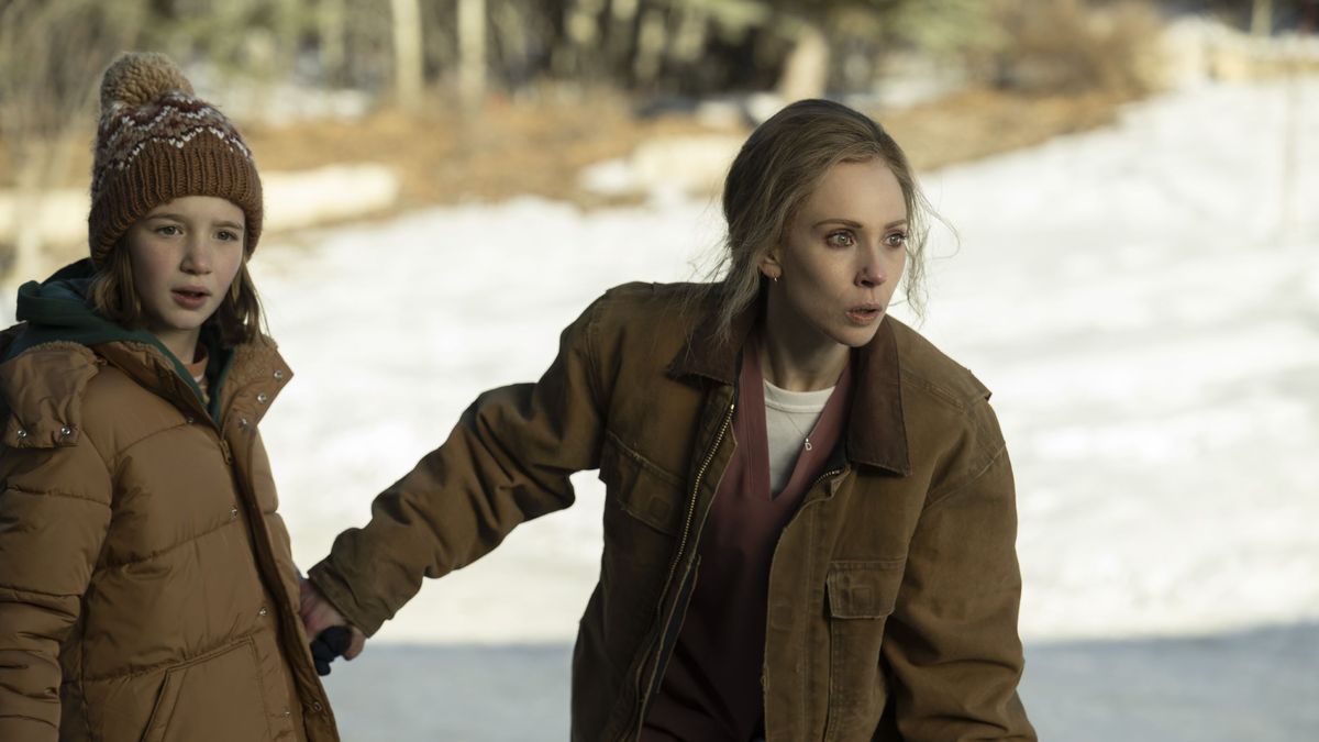 Sienna King and Juno Temple in Fargo