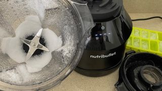 Crushed ice using nutribullet smarttouch blender