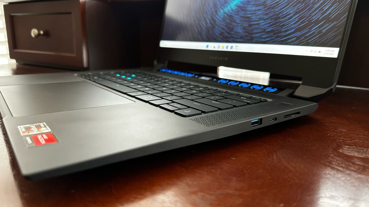 Corsair Voyager a1600