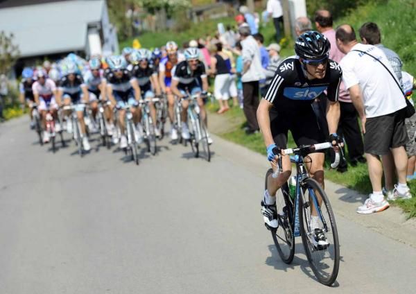 Lars Petter Nordhaug (Sky) attempted to bridge to the break.