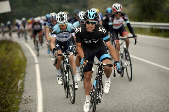 Sergio Henao (Sky) leads the charge up the Alto do Malhao,
